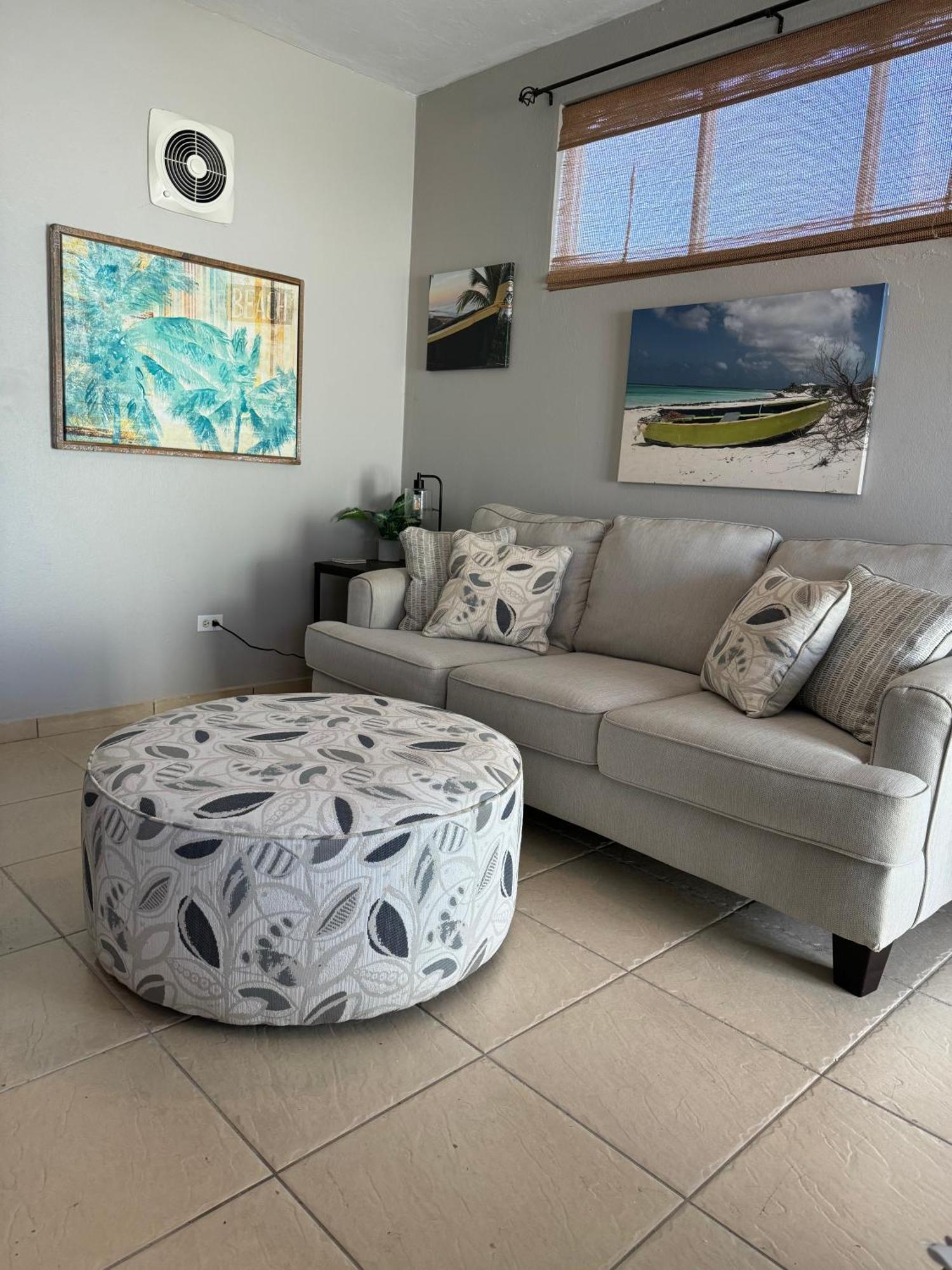 Aguada Beach Condos Eksteriør billede